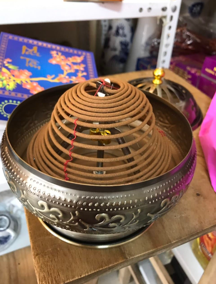 xông trầm hương bằng cái gì